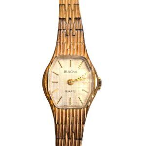 Vintage 1982 Bulova Quartz Gold Tone Textured Bracelet Watch Octagonal Bezel